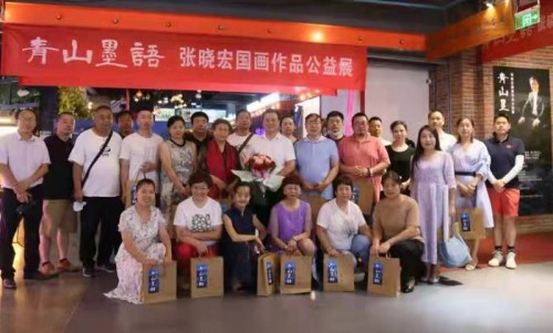 张晓宏山水画展为西安经开区市民送来清爽艺术大餐