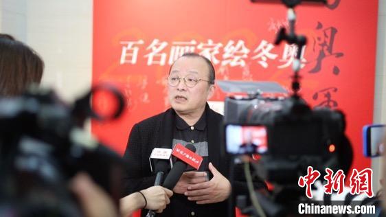 画家现场接受采访 张敏霞 供图