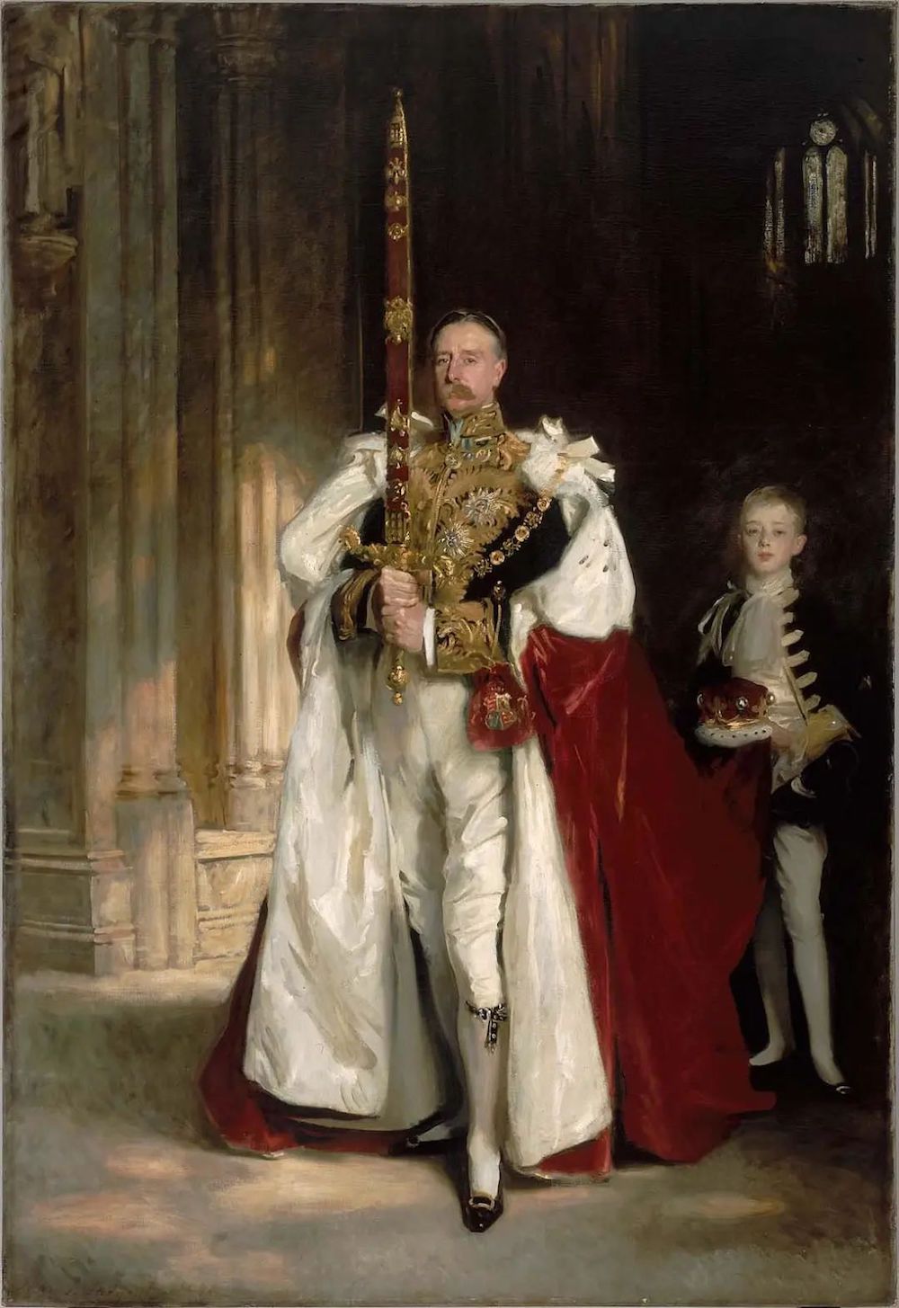 《查尔斯-斯图尔特，伦敦德里第六侯爵，在1902年8月的国王爱德华七世的加冕仪式上手持宏伟国剑，与他的伴童W.C.博蒙特先生一起在这一仪式场合》，约翰·辛格·萨金特，1904年，布面油画