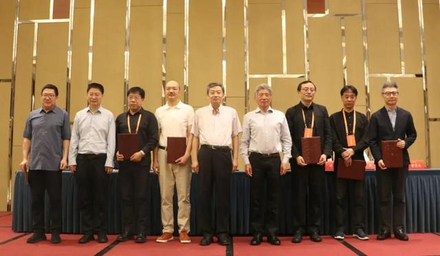 中国美术家协会专业艺术委员会换届会议在京召开