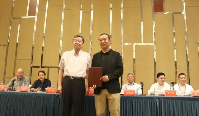 中国美术家协会专业艺术委员会换届会议在京召开