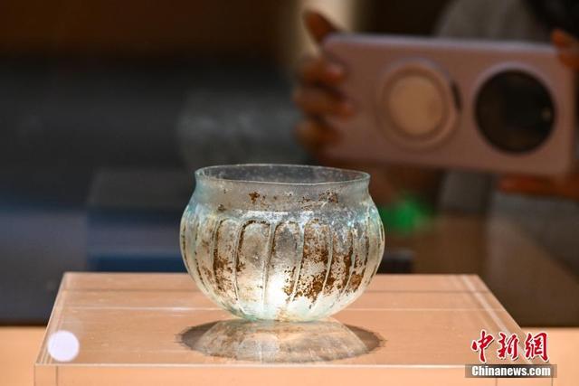“琉光璃彩——淄博琉璃艺术展”在中国国家博物馆开幕