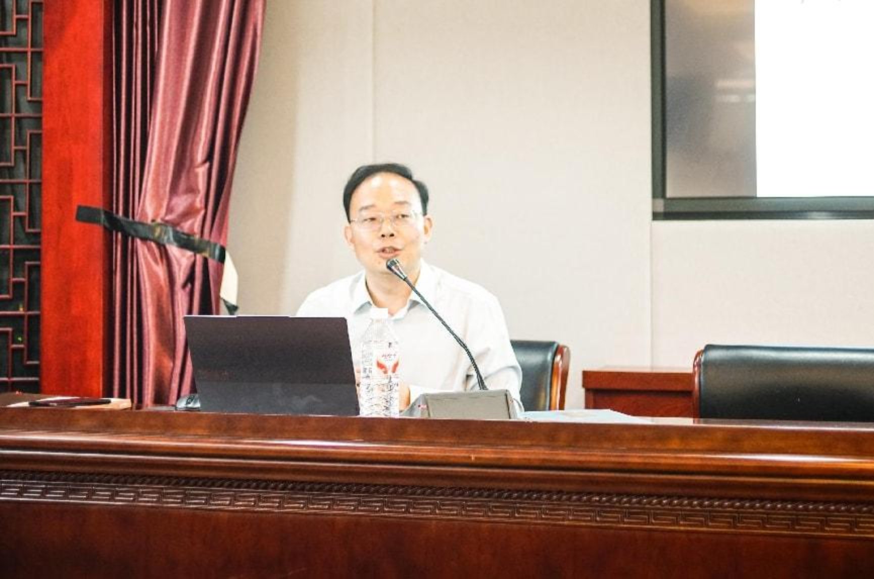 8 时胜勋长聘副教授授课