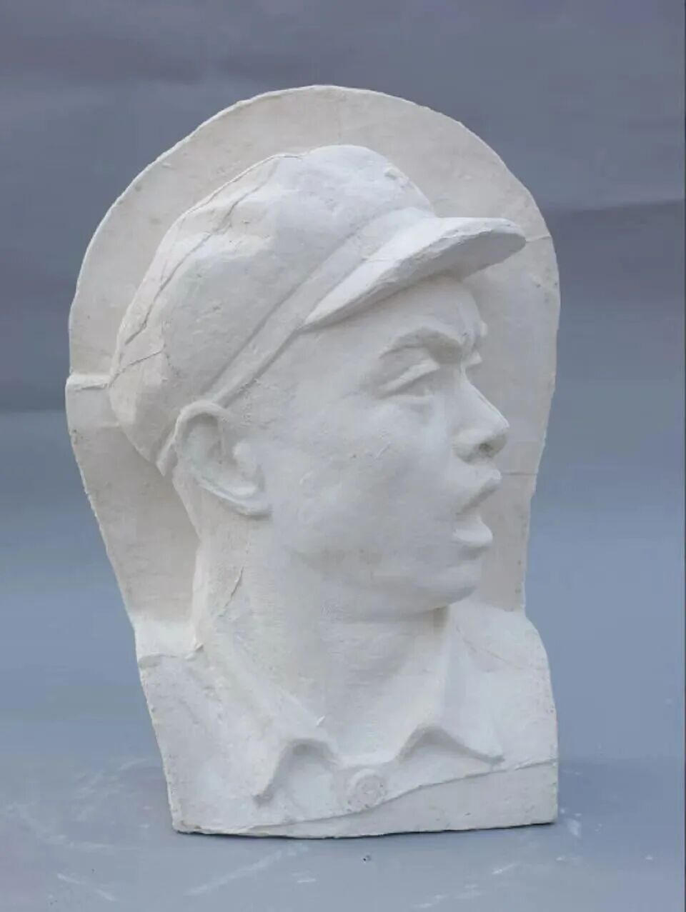刘开渠 《胜利渡长江 解放全中国·指挥员》 40x28x10.5cm 石膏 刘开渠纪念馆藏