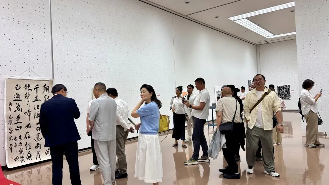 现场挥毫图片