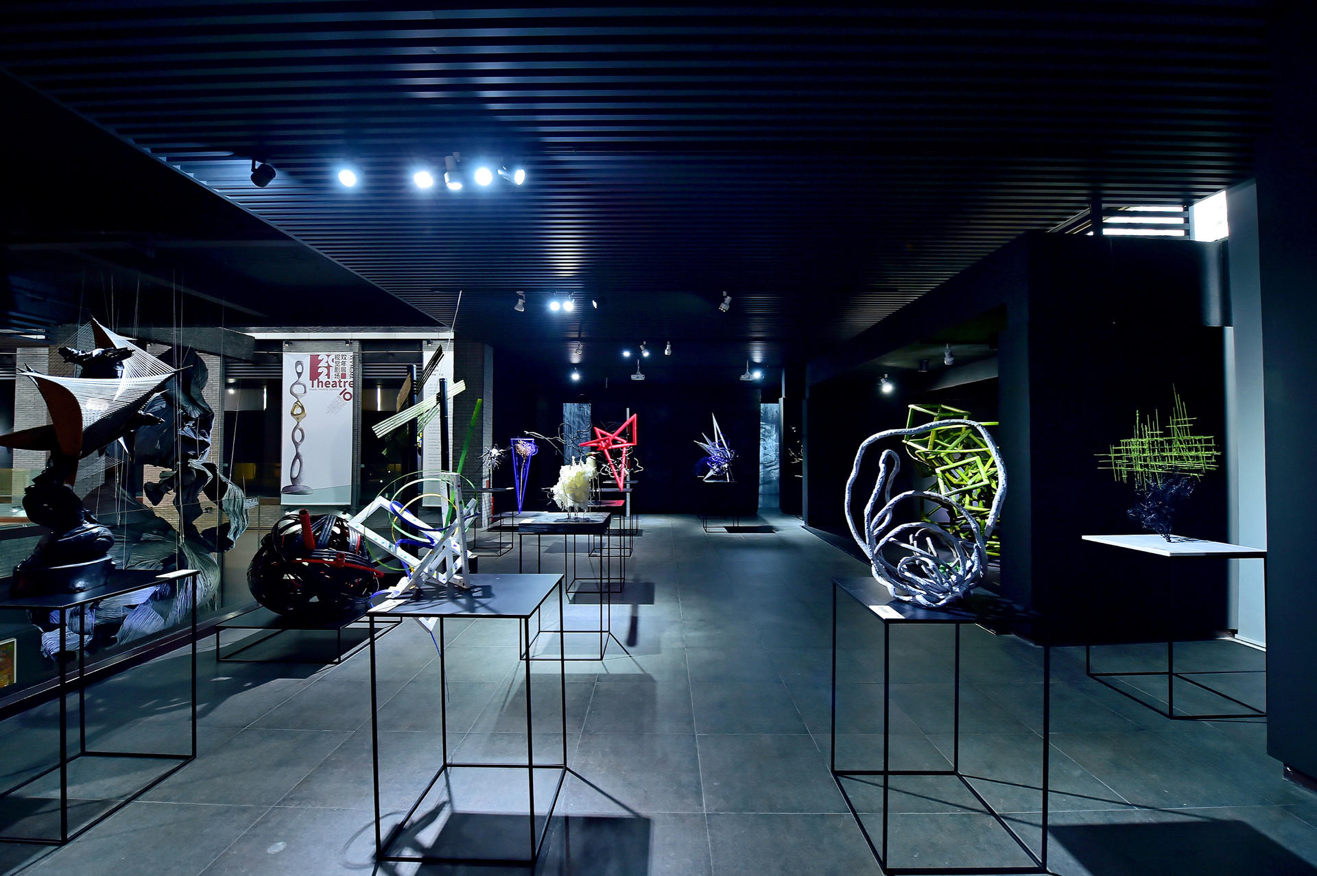 “2021视觉剧场双年展”在许燎源现代设计艺术博物馆绚丽启幕