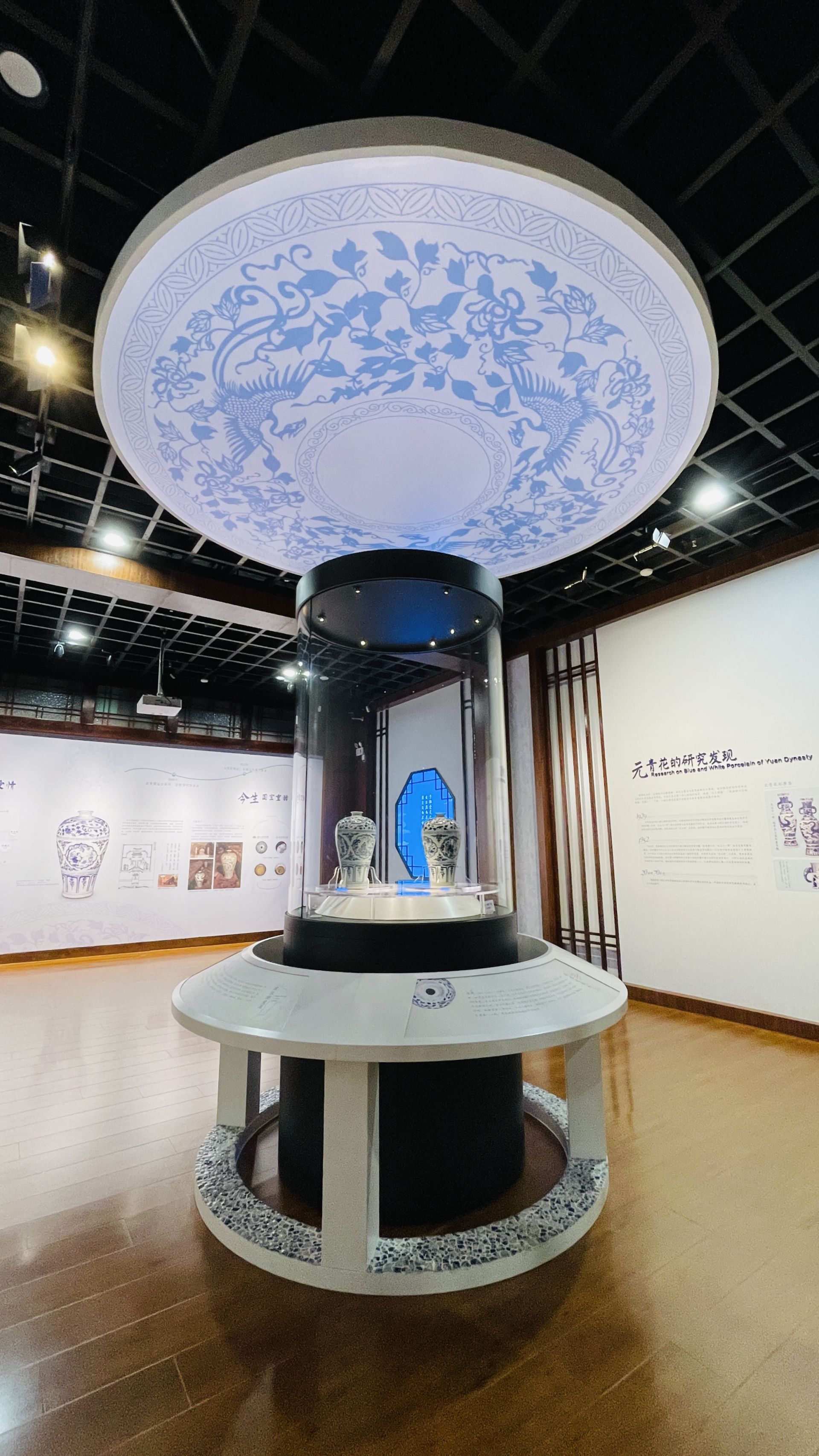 两件国宝“元青花梅瓶”首次聚首，来武博一次“解码”两件国宝级文物