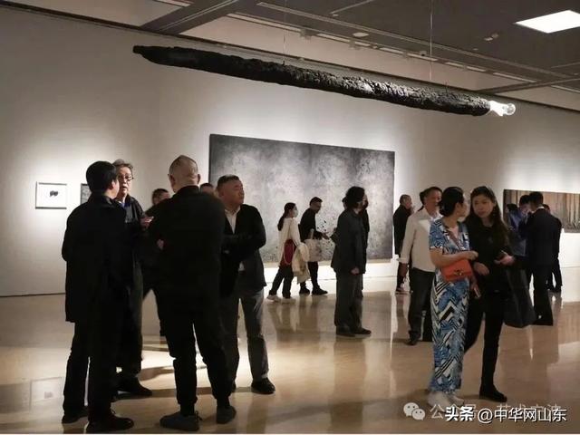 “炭骨——梅法钗个展”在中国美术馆启幕，展期至4月22日