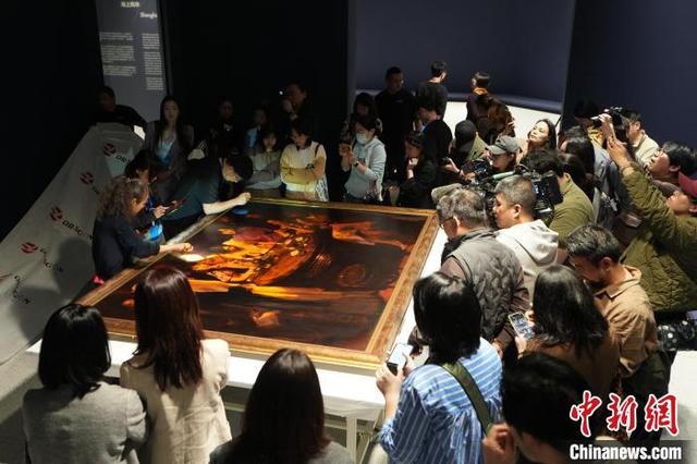 陈逸飞“海上旧梦”系列巅峰之作《玉堂春暖》开箱布展