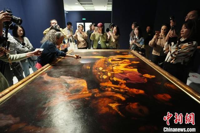 陈逸飞“海上旧梦”系列巅峰之作《玉堂春暖》开箱布展