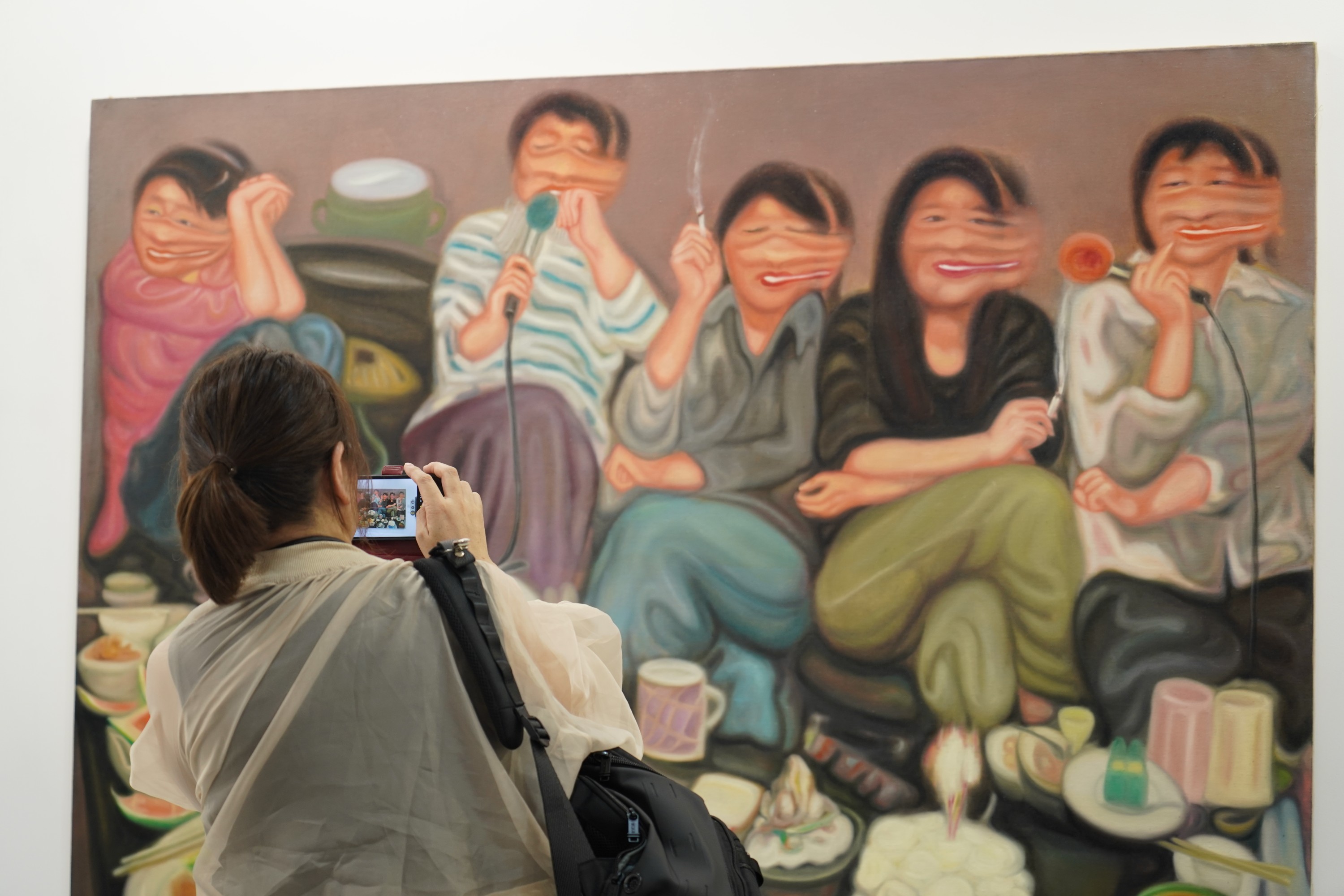 天趣当代艺术展位现场2.jpg