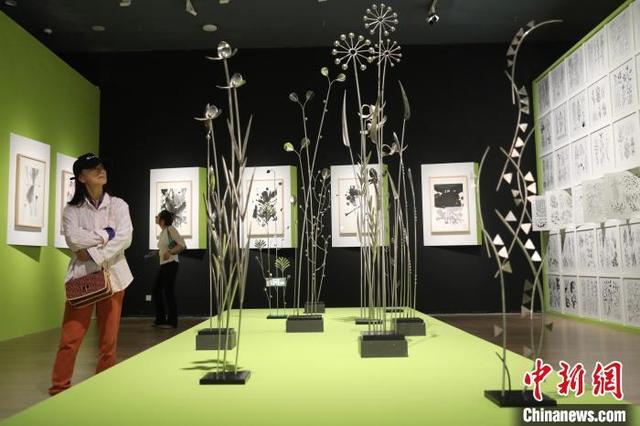“美的森林——韩美林艺术展”在成都市美术馆启幕